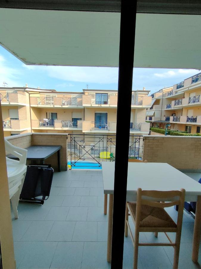 Appartamento Con Piscina Green Bay Village Pineto Dış mekan fotoğraf
